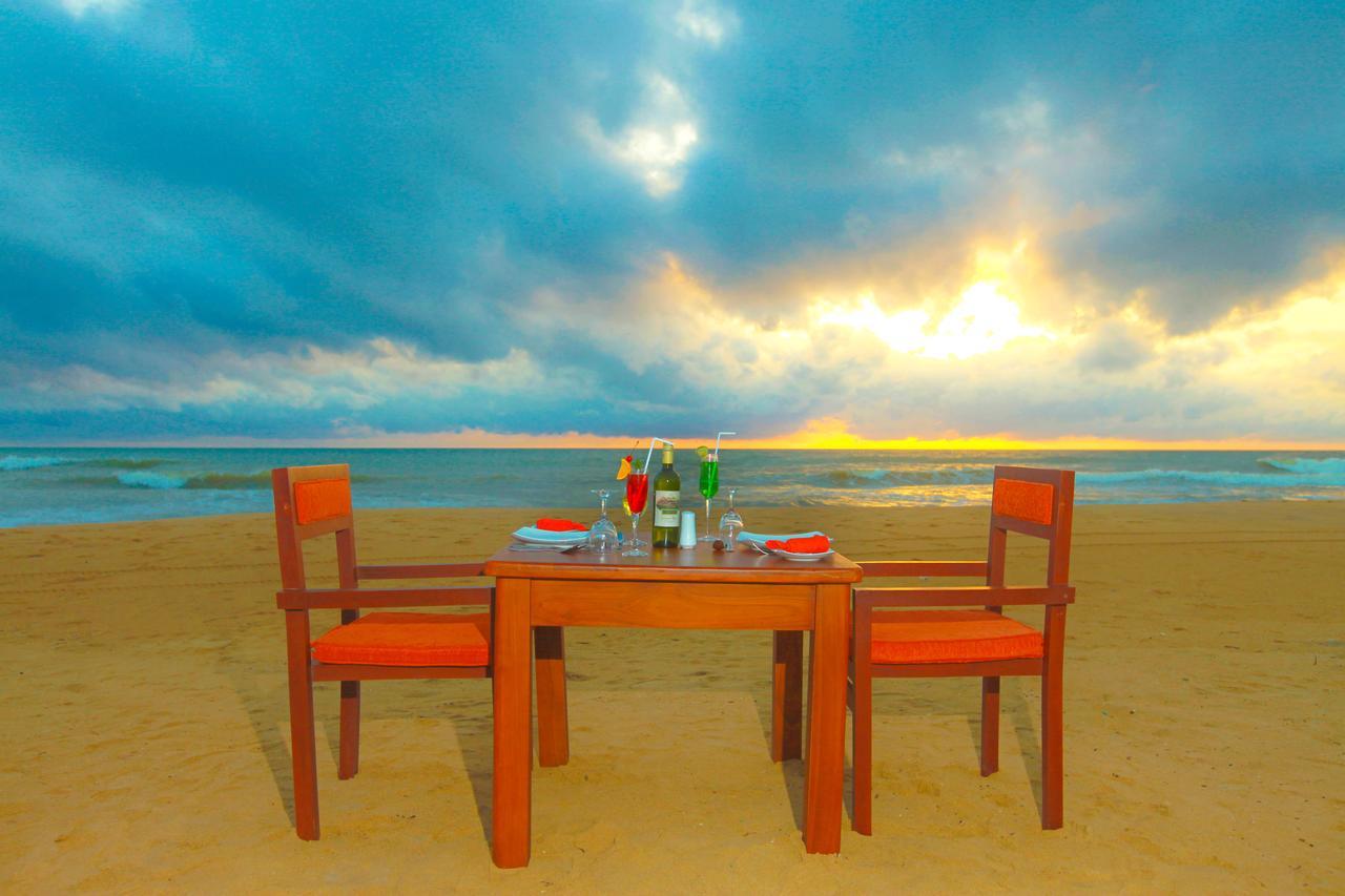 Beacon Beach Hotel Negombo Exterior photo